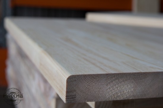 Ступени для лестницы из дерева. Сосна. Сорт: АА. Размер: 40*300*1000