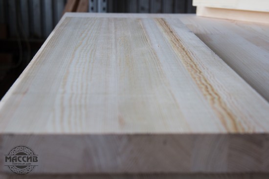 Ступень для лестницы Сосна цельноламельная Размер: 40*300*1000